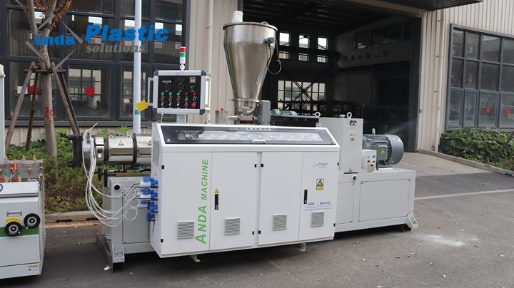 profil ekstrusi plastik pvc untuk dekorasi