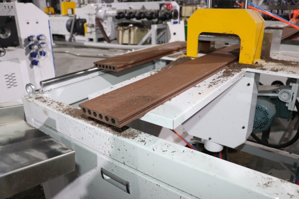 Produksi Profil WPC: Panduan Lengkap Pembuatan Komposit Kayu-Plastik