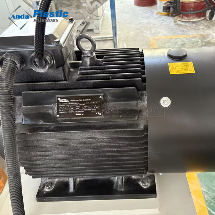 Anda motor keengganan efisiensi energi tinggi
