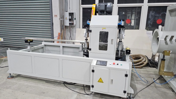 mesin pipa pvc, mesin ekstrusi pipa pvc, lini produksi pipa pvc, sekrup kembar mesin pipa pvc