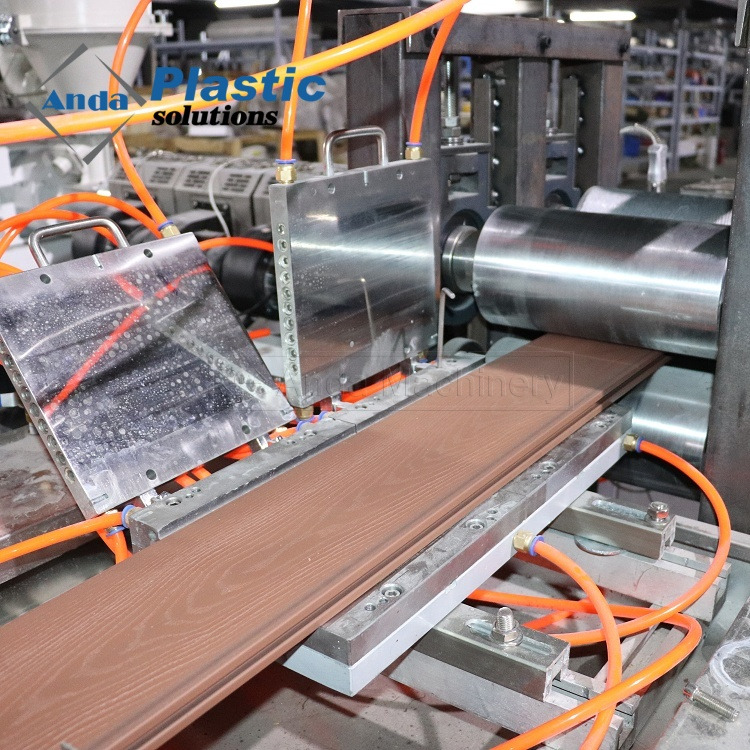 Jalur produksi mesin decking profil WPC