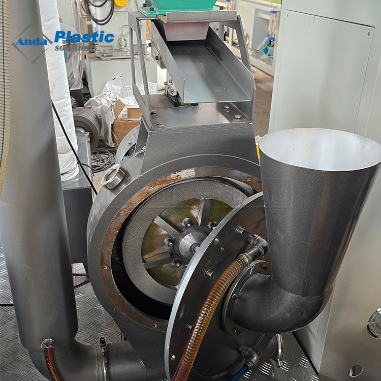 Anda Mesin Pulverizer PVC Hemat Energi Tugas Berat