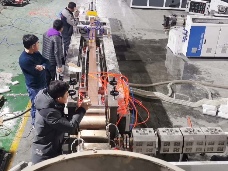 garis wpc, garis ekstrusi profil wpc, mesin ekstrusi profil wpc 