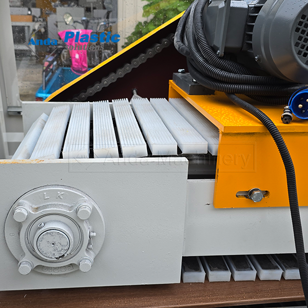 Anda mesin panel soffit