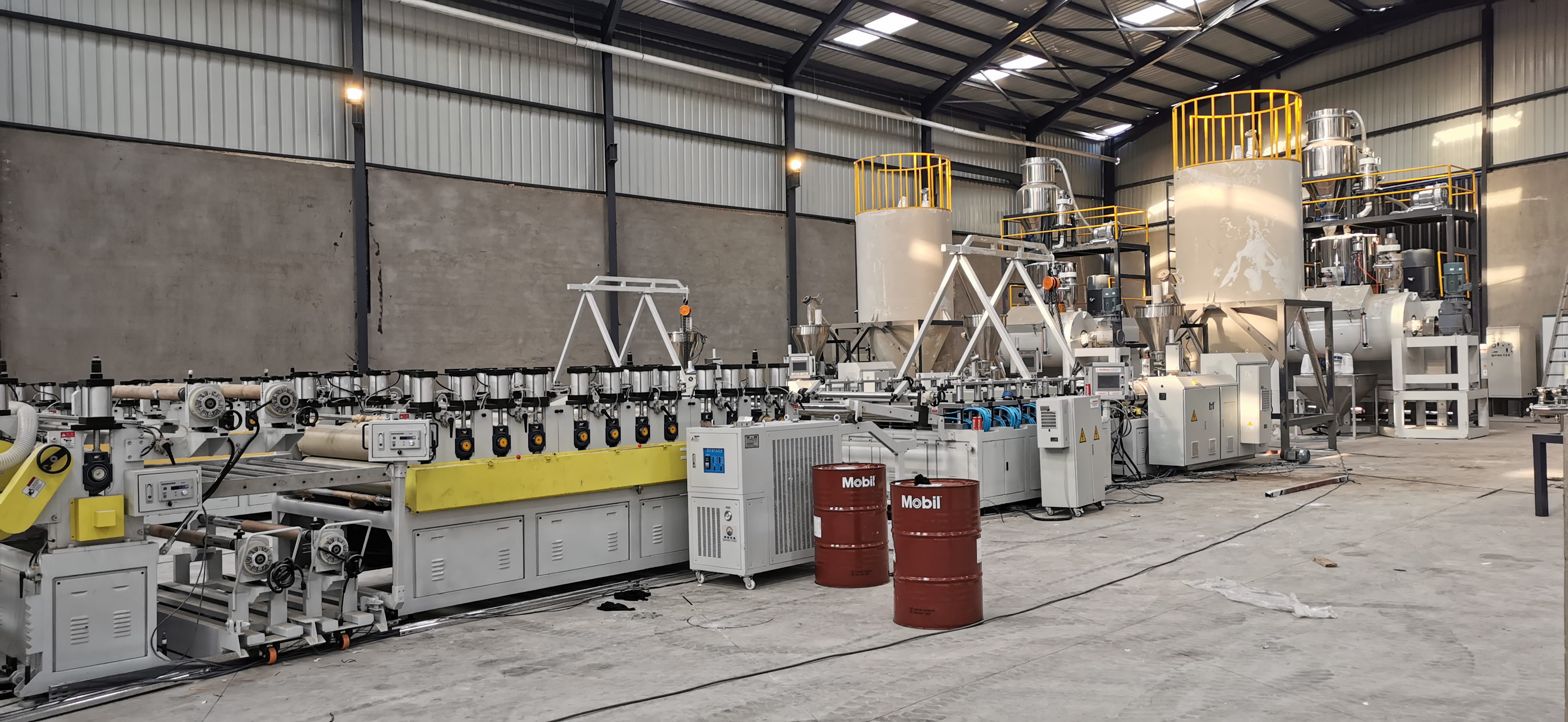 Lini produksi papan busa WPC, mesin papan busa WPC, mesin pembuat papan busa WPC, lini produksi papan busa pvc