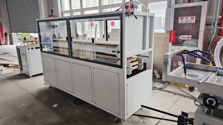 garis panel pvc, mesin pembuat panel bergalur pvc, mesin pembuat panel bergalur pvc